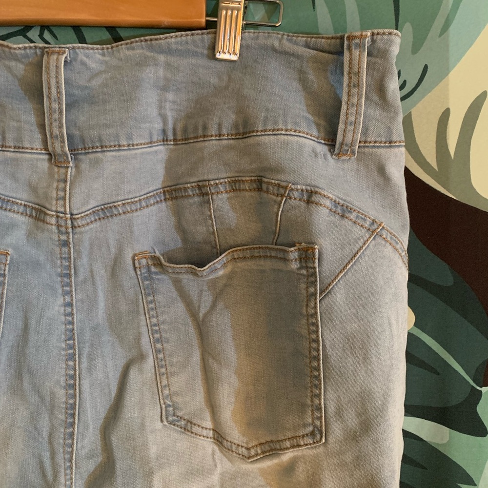Light wash jean